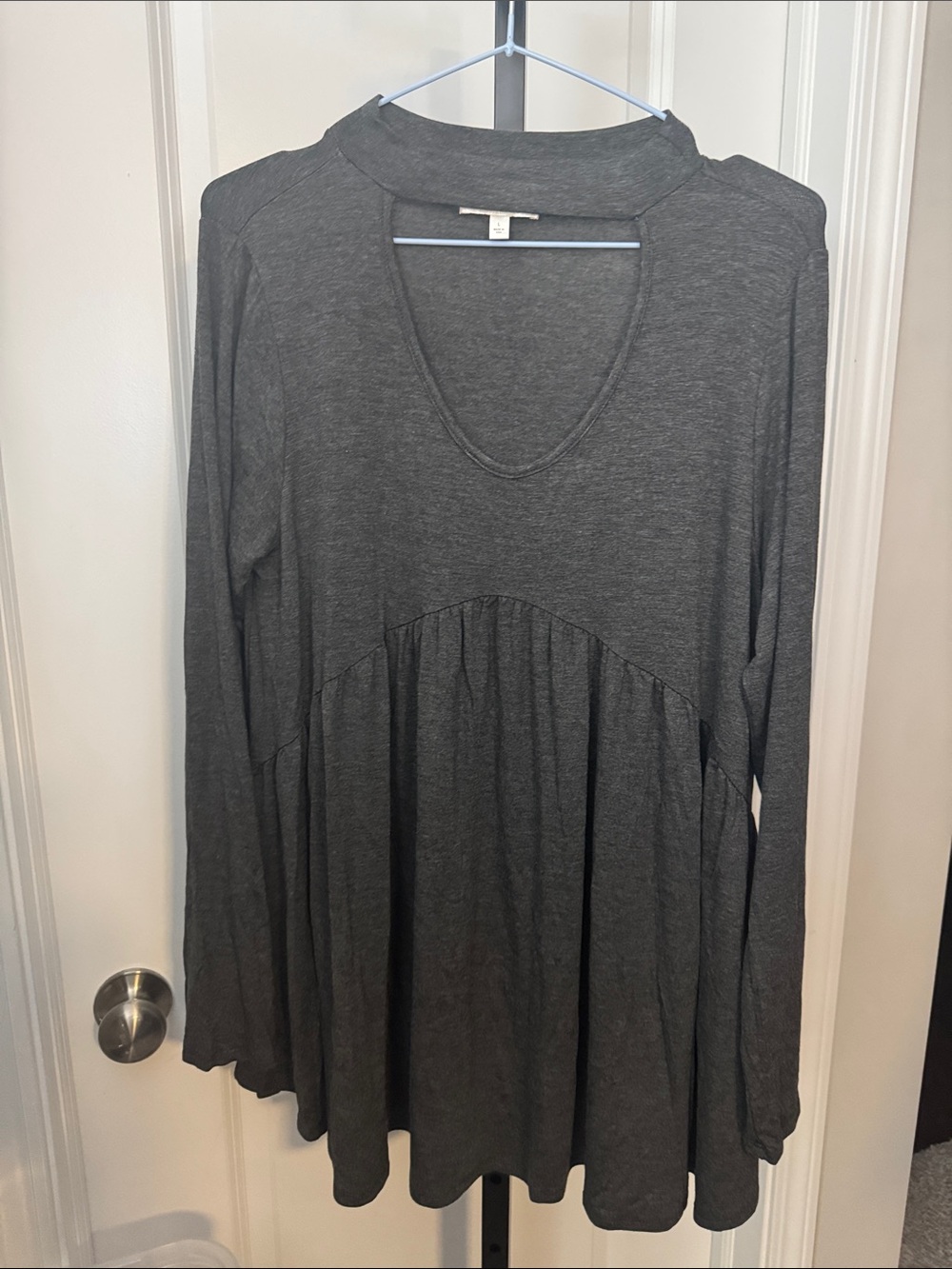 Charcoal Gray Long-Sleeve V-Neck Tunic Top